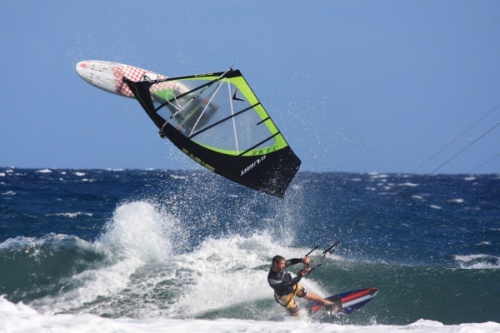 Kitesurfing in El Cabezo is great fun