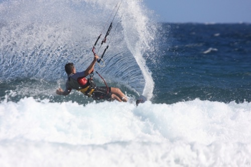 Kitesurfing in El Cabezo is great fun