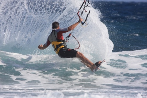 Kitesurfing in El Cabezo is great fun