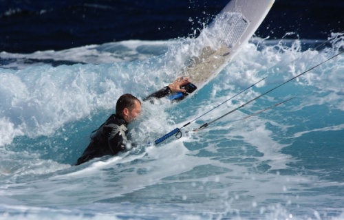 Kitesurfing in El Medano Harbour Wall Muelle 03-12-2012