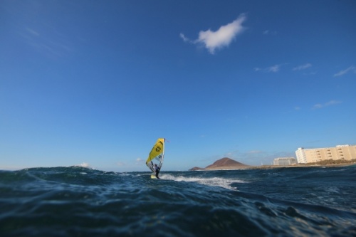 Morning wave windsurfting at El Cabezo in El Medano 23-03-2017