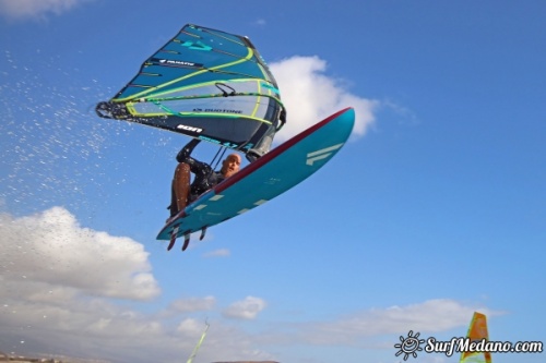 Sunday windsurfing at El Cabezo in El Medano 08-12-2019