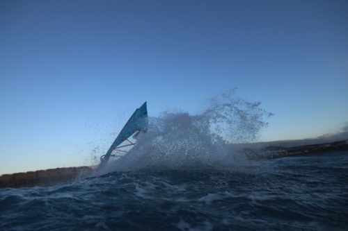 Sunrise wave windsurfing at El Cabezo in El Medano 26-01-2018