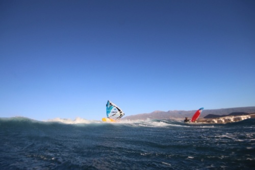 Sunrise wave windsurfing at El Cabezo in El Medano 26-01-2018