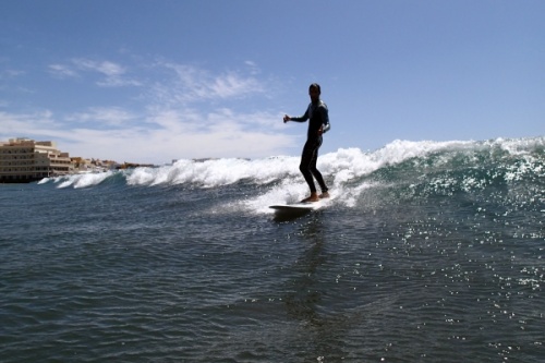 Surfing at south swell in El Medano Tenerife 26-04-2016