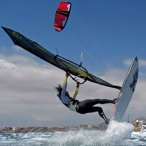 Windsurfing and kitesurfing in El Medano and El Cabezo tenerife