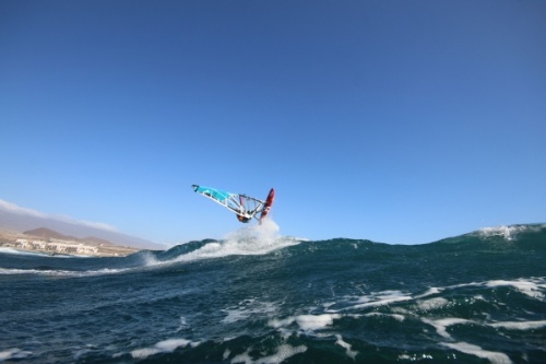 Wave windsurfing at El Cabezo in El Medano 16-01-2018