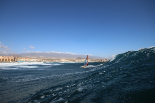 Wave windsurfing at El Cabezo in El Medano 16-01-2018