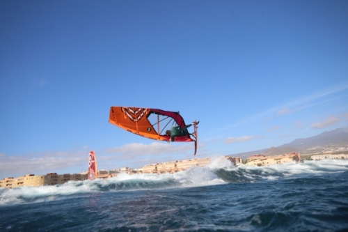 Wave windsurfing at El Cabezo in El Medano Tenerife 29-01-2019