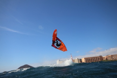 Wave windsurfing at El Cabezo in El Medano Tenerife 29-01-2019