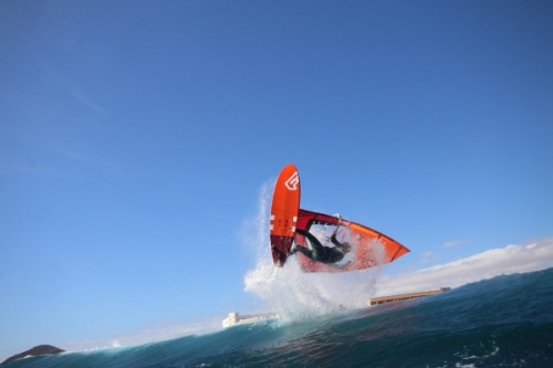 Wave windsurfing at El Cabezo in El Medano Tenerife 29-01-2019