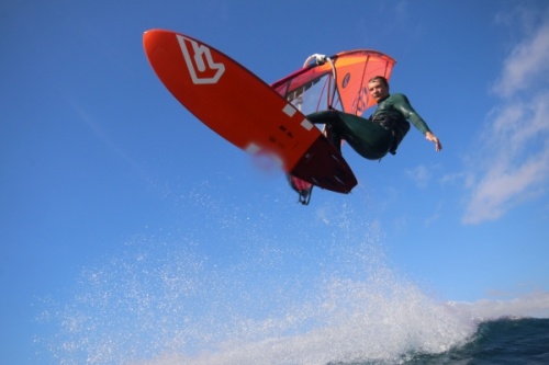 Wave windsurfing at El Cabezo in El Medano Tenerife 29-01-2019