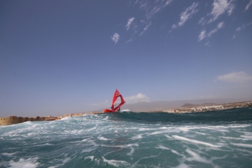 Wave windsurfing at El Cabezo in El Medano Tenerife SurfMedano 23-09-2018