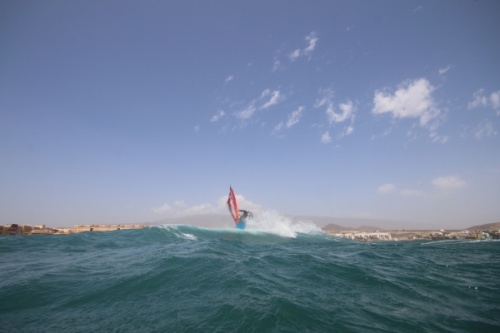 Wave windsurfing at El Cabezo in El Medano Tenerife SurfMedano 23-09-2018