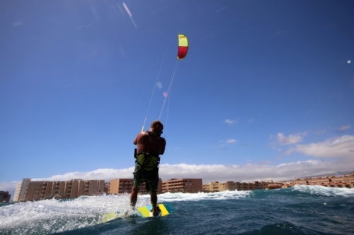 Windsurfing and kitesurfing at El Cabezo in El Medano Tenerife 16-09-2016