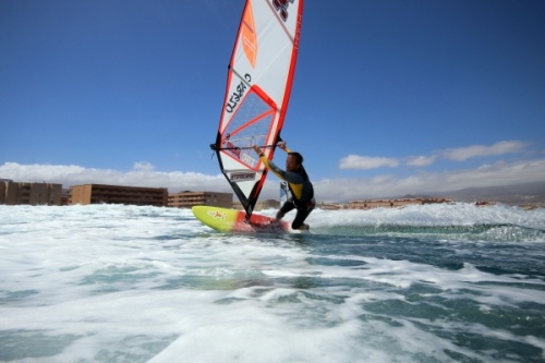 Windsurfing and kitesurfing at El Cabezo in El Medano Tenerife 16-09-2016