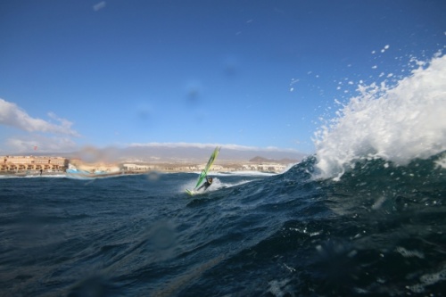 Wave windsurfing at El Cabezo in El Medano 16-01-2018