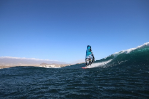 Wave windsurfing at El Cabezo in El Medano 16-01-2018