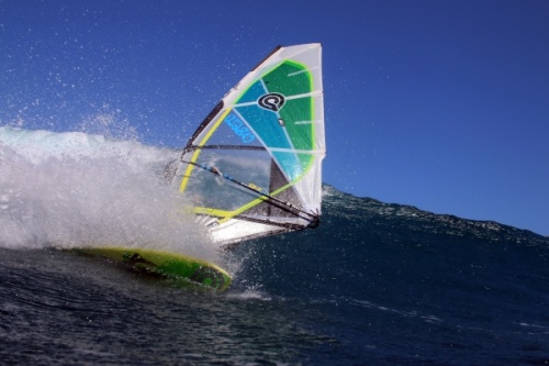 Windsurfing and kitesurfing at El Cabezo in El Medano 21-05-2015