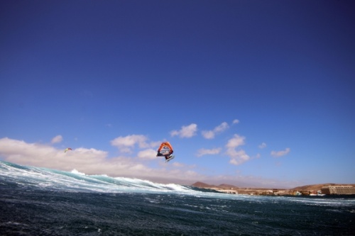 Windsurfing and kitesurfing at El Cabezo in El Medano Tenerife 16-09-2016
