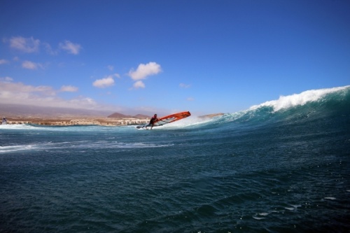 Windsurfing and kitesurfing at El Cabezo in El Medano Tenerife 16-09-2016