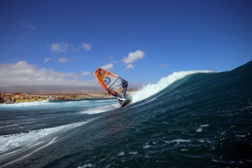 Windsurfing and kitesurfing at El Cabezo in El Medano Tenerife 16-09-2016
